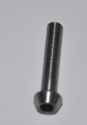 Болт титановый M5x28 мм