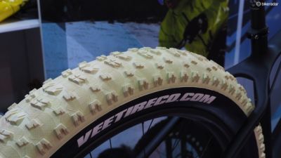 Покрышка VeeTire SNOWSHOE 2XL 26x5.05 White